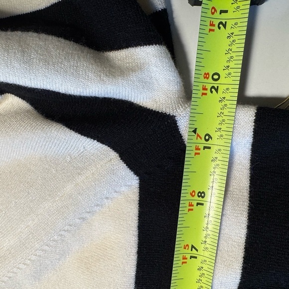 Cyrus Sweater NWT - Picture 6 of 8